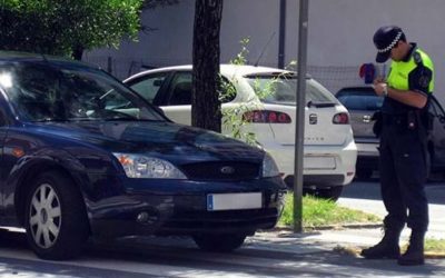 Te pueden multar con el coche parado
